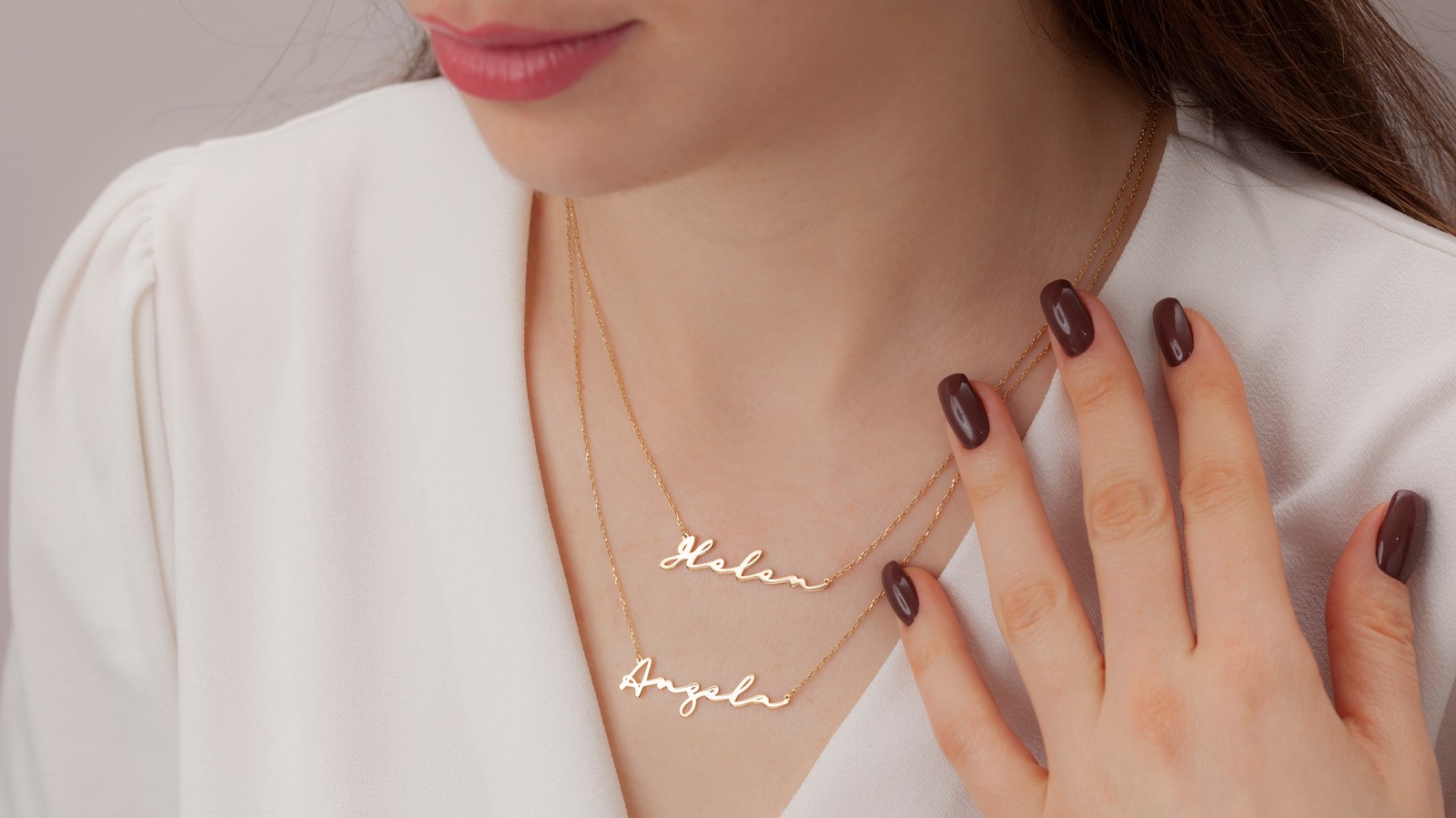 Why We Re Loving The Endless Possibilities Of A Nameplate Necklace   L Intro 1689950082 