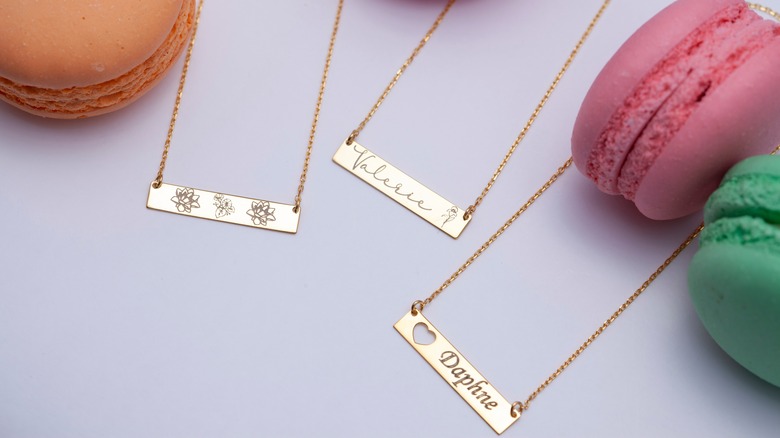 Necklaces with personalized names