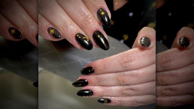 Black nails, celestial gold art
